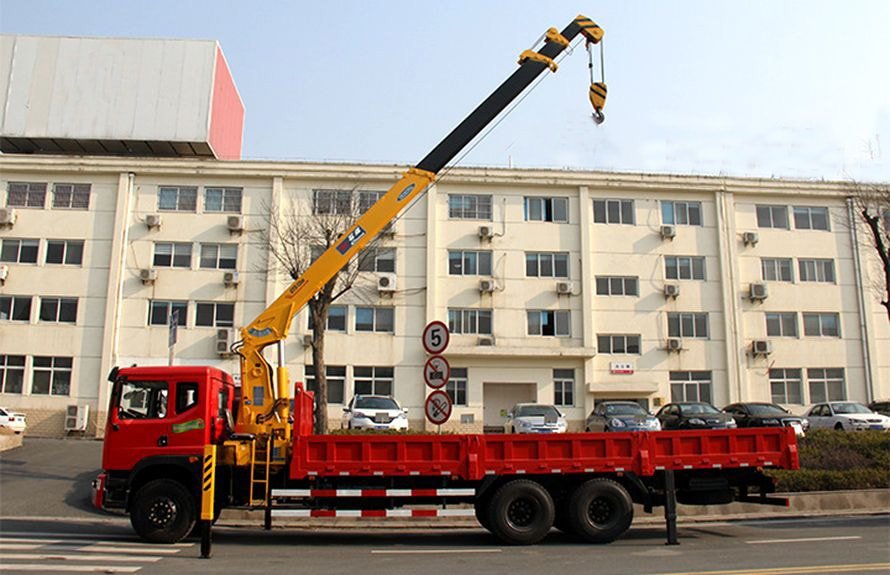 東風石煤后八輪12噸隨車吊正側伸臂圖片