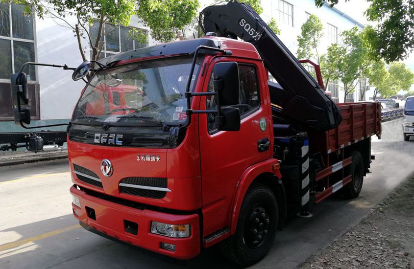 5噸藍牌折臂隨車吊左側圖片